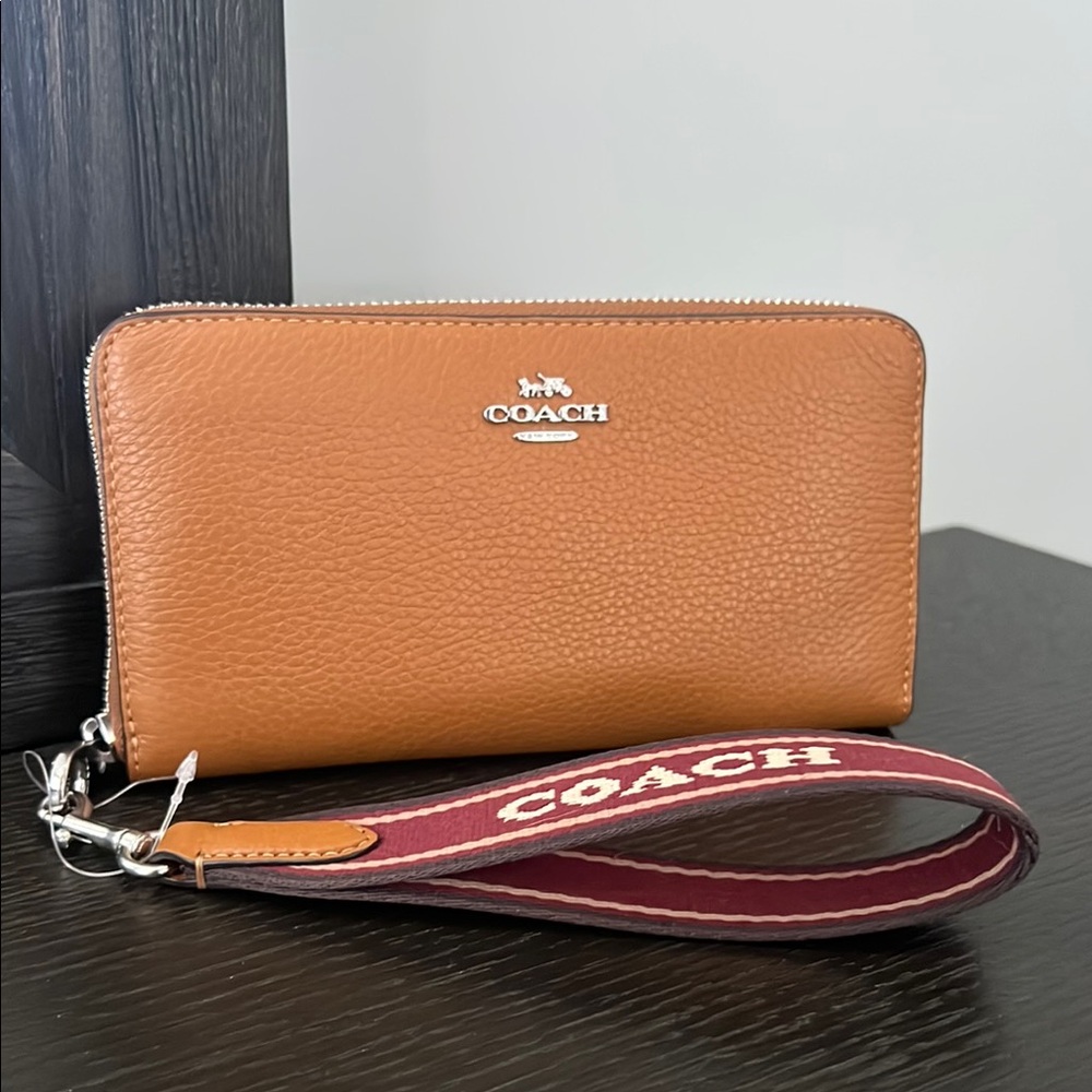 NWT Coach Tan Leather Wristlet Wallet